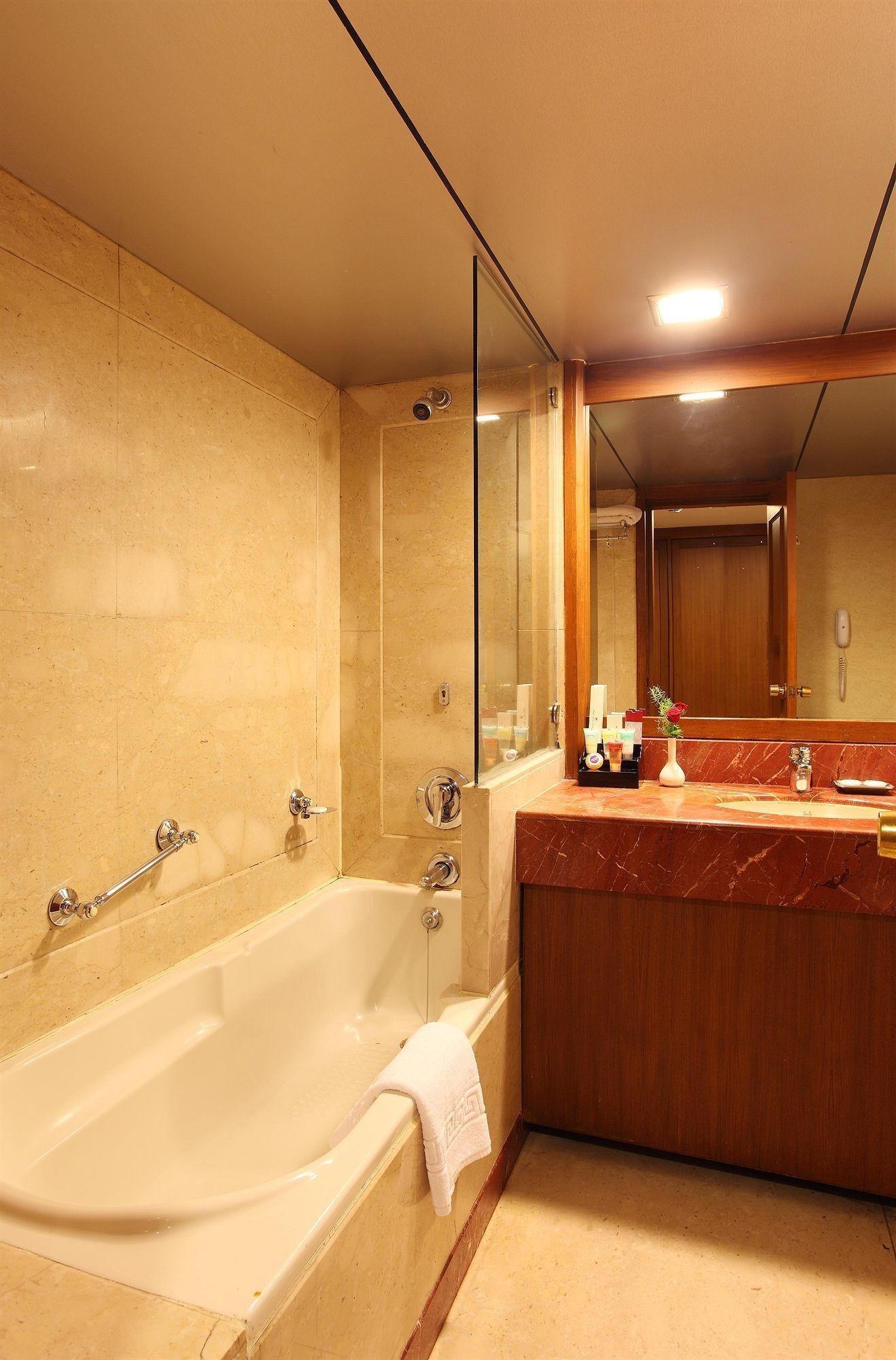 Aurora Towers 4* Pune