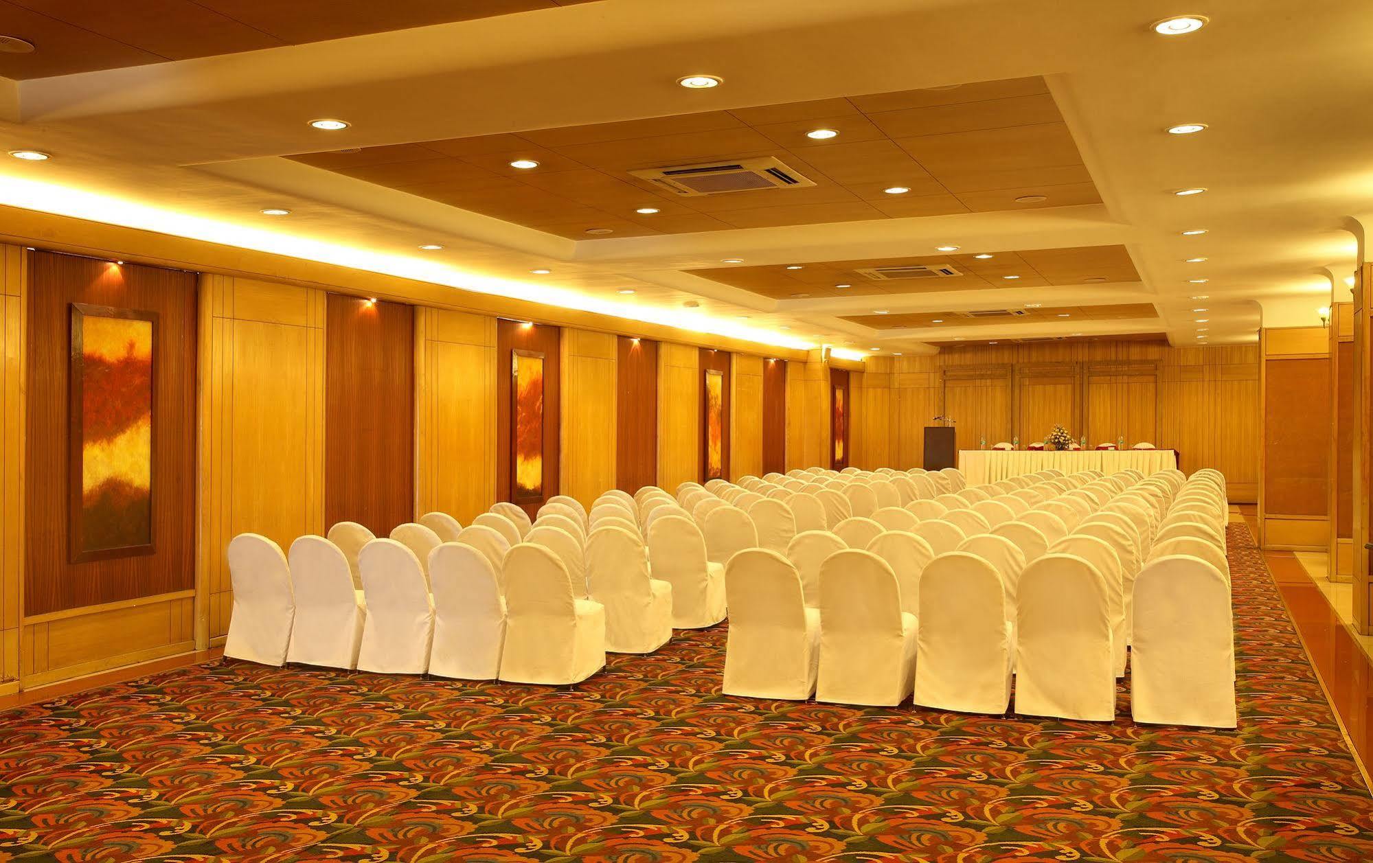 Hotel Aurora Towers Pune